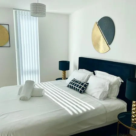Urban Gateway Spacious Apartment With Free Parking Bracknell Exterior photo
